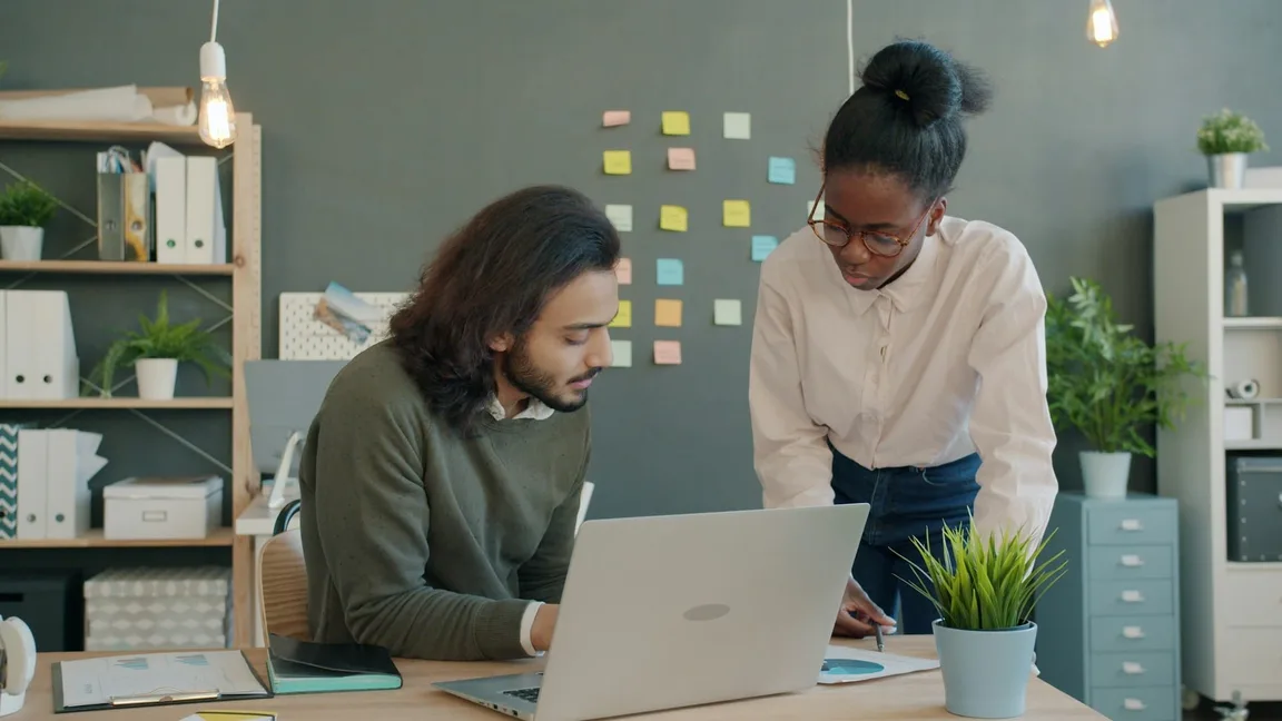 Home mission section — integrated teams collaborating on IT solutions